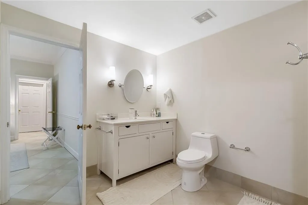 7155 Roswell Road Unit 16, Atlanta, Georgia 30328, 3 Bedrooms Bedrooms, ,3 BathroomsBathrooms,Residential,Sold,7155 Roswell Road Unit 16,7730140