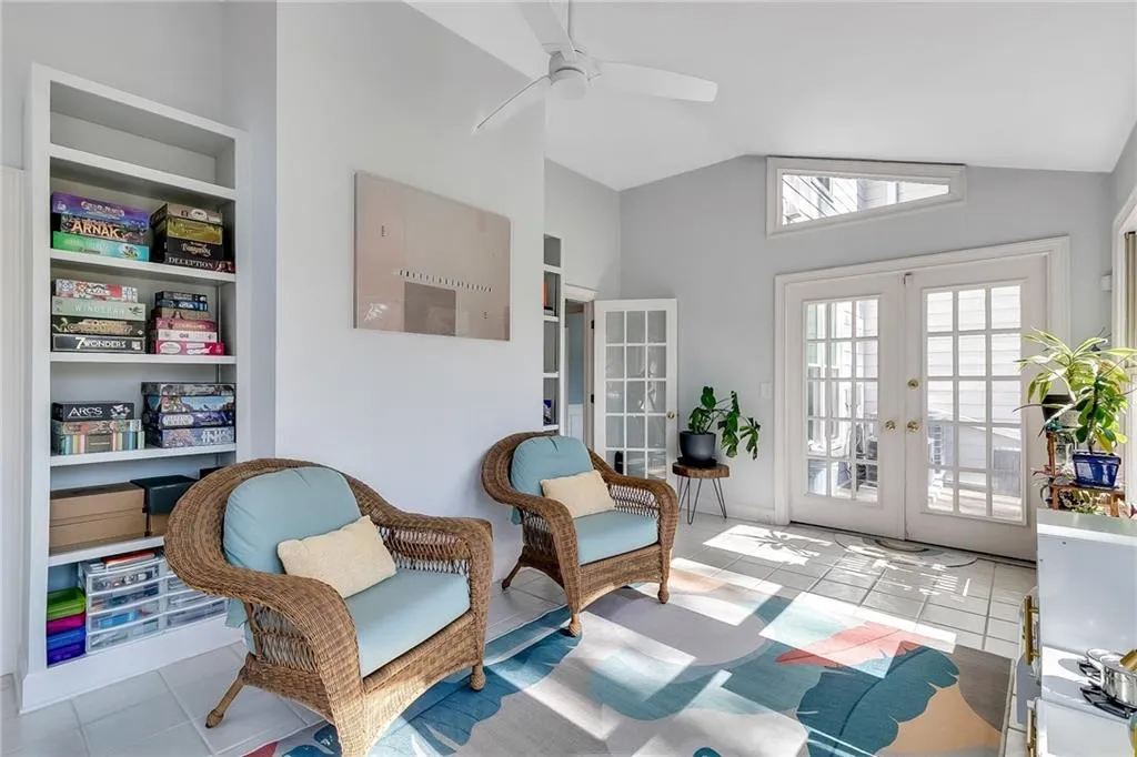 7155 Roswell Road Unit 16, Atlanta, Georgia 30328, 3 Bedrooms Bedrooms, ,3 BathroomsBathrooms,Residential,Sold,7155 Roswell Road Unit 16,7730140