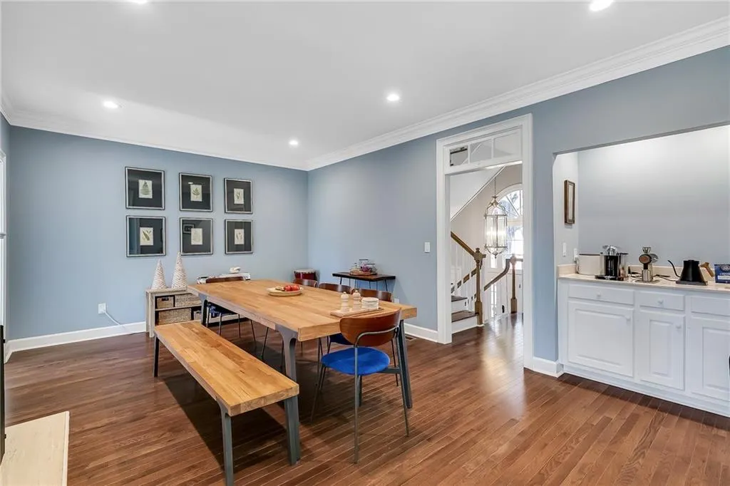 7155 Roswell Road Unit 16, Atlanta, Georgia 30328, 3 Bedrooms Bedrooms, ,3 BathroomsBathrooms,Residential,Sold,7155 Roswell Road Unit 16,7730140