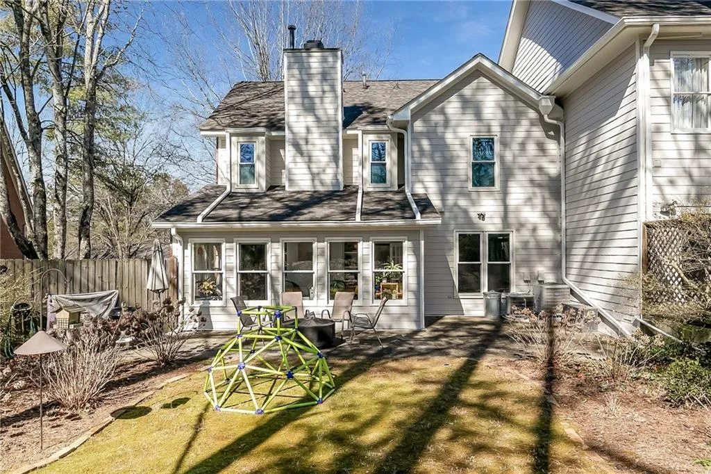 7155 Roswell Road Unit 16, Atlanta, Georgia 30328, 3 Bedrooms Bedrooms, ,3 BathroomsBathrooms,Residential,Sold,7155 Roswell Road Unit 16,7730140