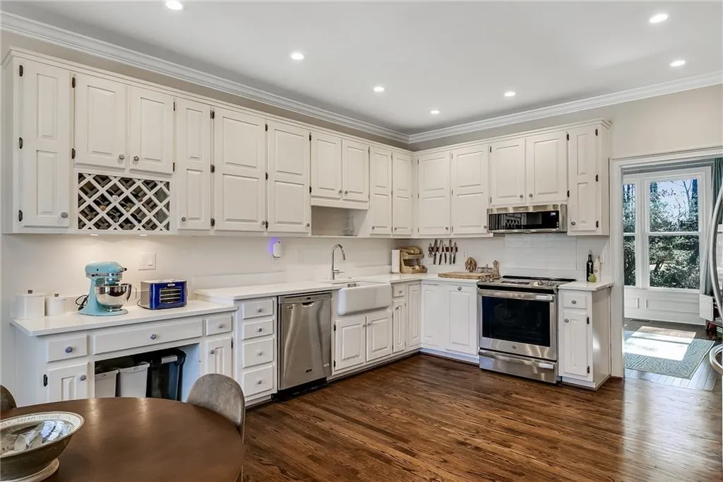 7155 Roswell Road Unit 16, Atlanta, Georgia 30328, 3 Bedrooms Bedrooms, ,3 BathroomsBathrooms,Residential,Sold,7155 Roswell Road Unit 16,7730140