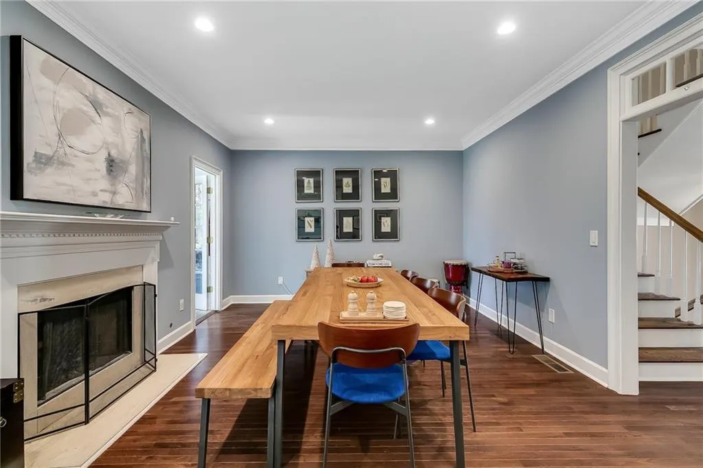 7155 Roswell Road Unit 16, Atlanta, Georgia 30328, 3 Bedrooms Bedrooms, ,3 BathroomsBathrooms,Residential,Sold,7155 Roswell Road Unit 16,7730140