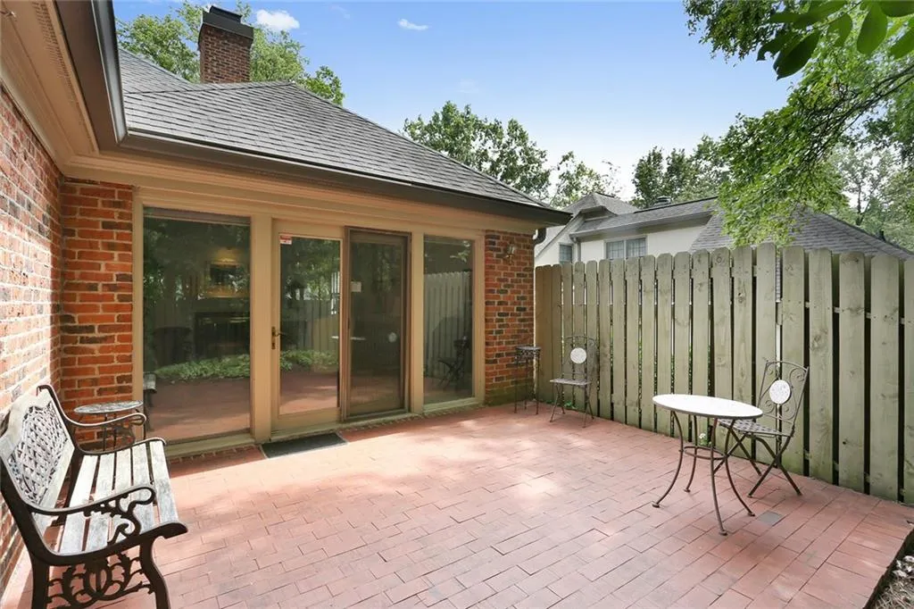 475 Greenlaurel Drive, Sandy Springs, Georgia 30342, 3 Bedrooms Bedrooms, ,3 BathroomsBathrooms,Residential,Sold,475 Greenlaurel Drive,5740709