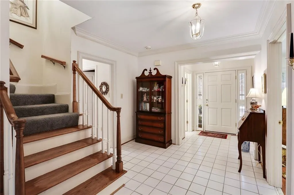 475 Greenlaurel Drive, Sandy Springs, Georgia 30342, 3 Bedrooms Bedrooms, ,3 BathroomsBathrooms,Residential,Sold,475 Greenlaurel Drive,5740709