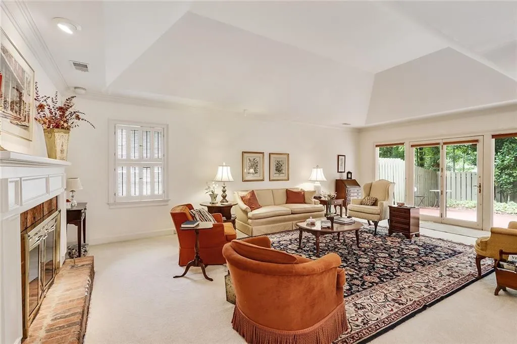 475 Greenlaurel Drive, Sandy Springs, Georgia 30342, 3 Bedrooms Bedrooms, ,3 BathroomsBathrooms,Residential,Sold,475 Greenlaurel Drive,5740709