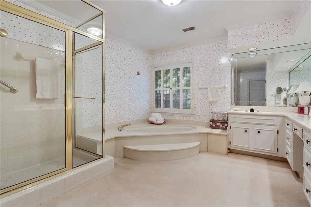 475 Greenlaurel Drive, Sandy Springs, Georgia 30342, 3 Bedrooms Bedrooms, ,3 BathroomsBathrooms,Residential,Sold,475 Greenlaurel Drive,5740709