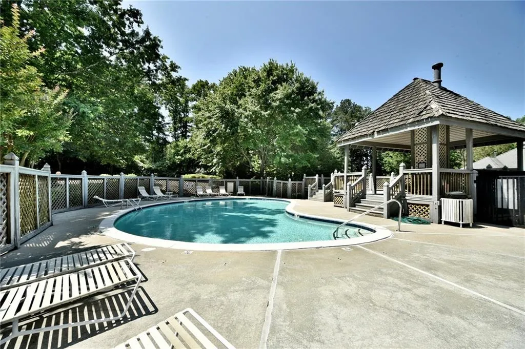 710 Abingdon Way, Atlanta, Georgia 30328, 1 Bedroom Bedrooms, ,1 BathroomBathrooms,Residential,Sold,710 Abingdon Way,5693270