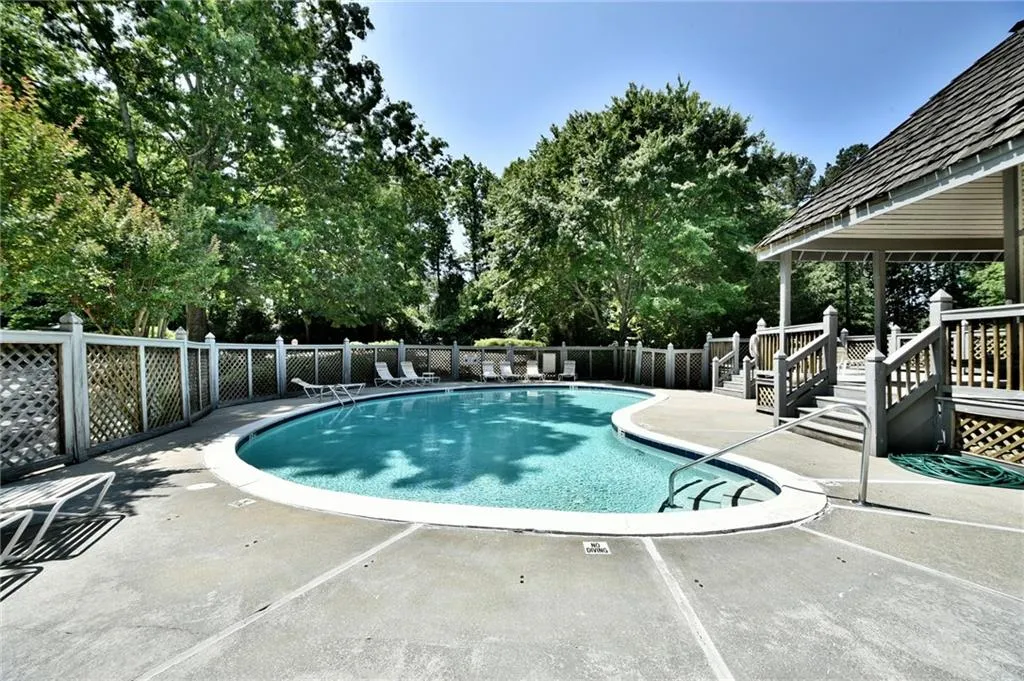 710 Abingdon Way, Atlanta, Georgia 30328, 1 Bedroom Bedrooms, ,1 BathroomBathrooms,Residential,Sold,710 Abingdon Way,5693270