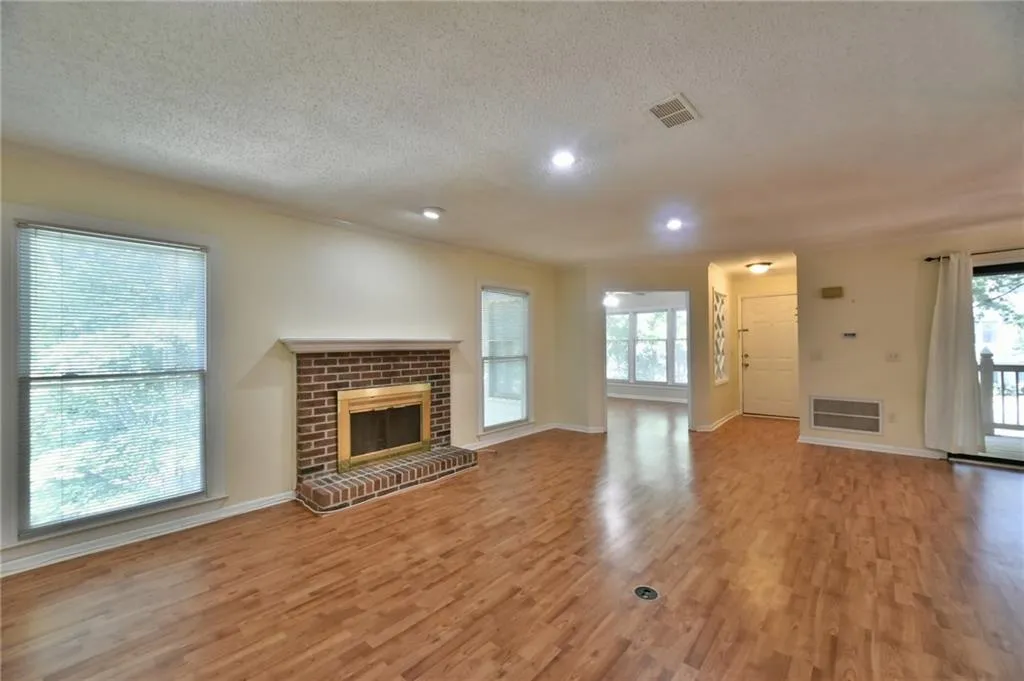 710 Abingdon Way, Atlanta, Georgia 30328, 1 Bedroom Bedrooms, ,1 BathroomBathrooms,Residential,Sold,710 Abingdon Way,5693270