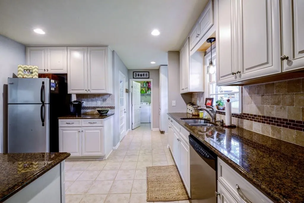 5790 Brookgreen Road, Sandy Springs, Georgia 30328, 3 Bedrooms Bedrooms, ,2 BathroomsBathrooms,Residential,Sold,5790 Brookgreen Road,5720490