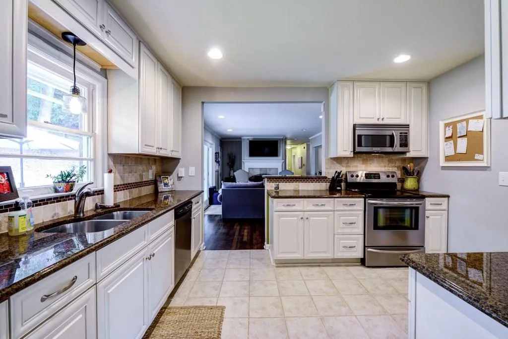 5790 Brookgreen Road, Sandy Springs, Georgia 30328, 3 Bedrooms Bedrooms, ,2 BathroomsBathrooms,Residential,Sold,5790 Brookgreen Road,5720490