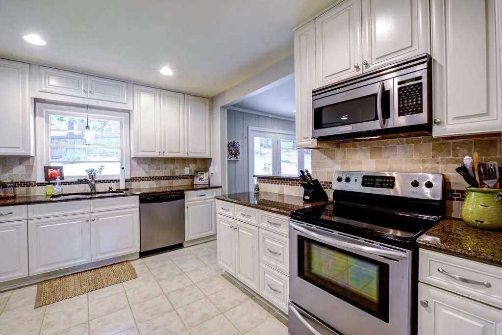 5790 Brookgreen Road, Sandy Springs, Georgia 30328, 3 Bedrooms Bedrooms, ,2 BathroomsBathrooms,Residential,Sold,5790 Brookgreen Road,5720490