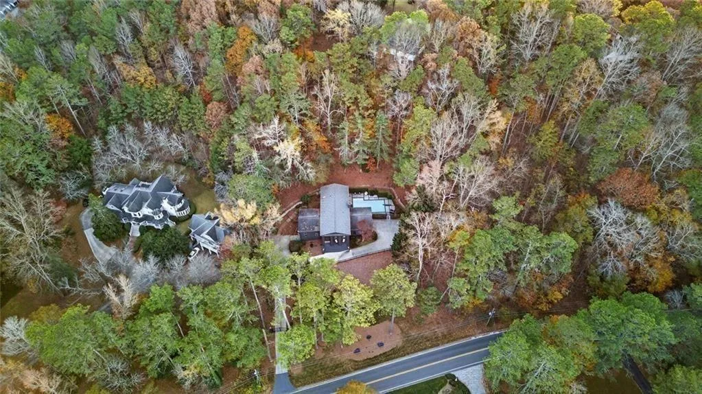 2525 Spalding Drive, Atlanta, Georgia 30350, 6 Bedrooms Bedrooms, ,4 BathroomsBathrooms,Residential,For Sale,2525 Spalding Drive,7698068