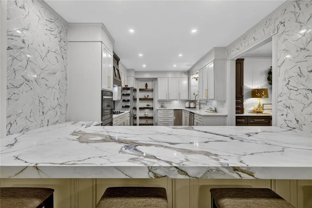 2525 Spalding Drive, Atlanta, Georgia 30350, 6 Bedrooms Bedrooms, ,4 BathroomsBathrooms,Residential,For Sale,2525 Spalding Drive,7698068