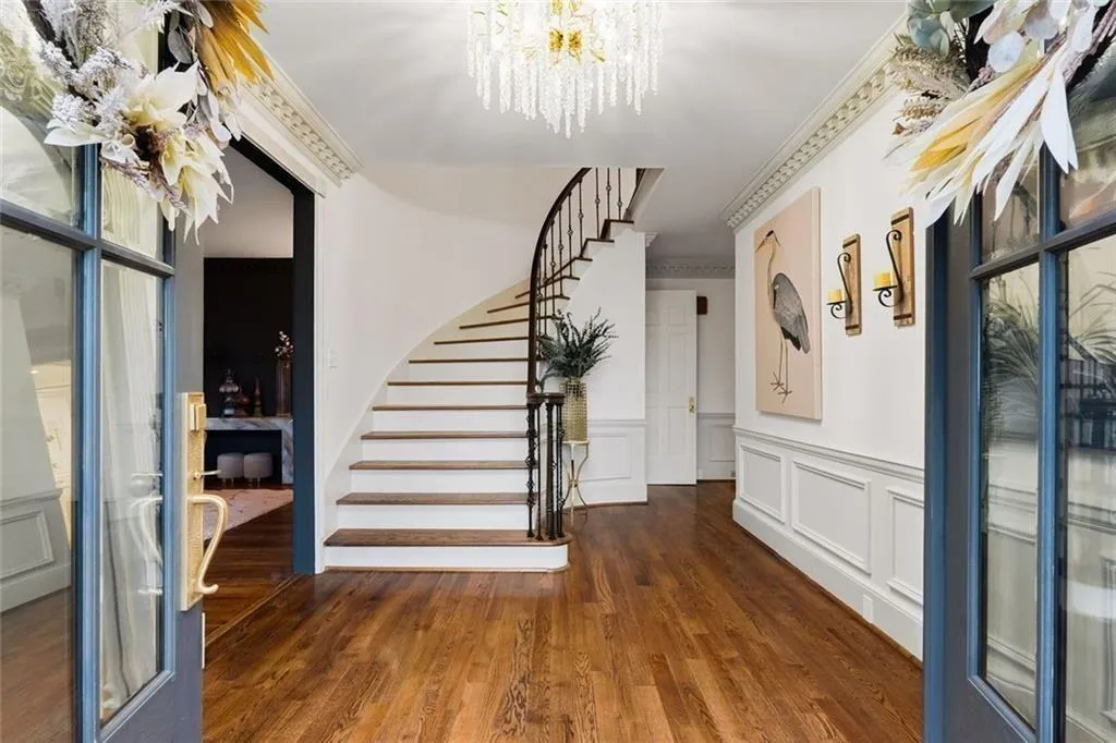 2525 Spalding Drive, Atlanta, Georgia 30350, 6 Bedrooms Bedrooms, ,4 BathroomsBathrooms,Residential,For Sale,2525 Spalding Drive,7698068