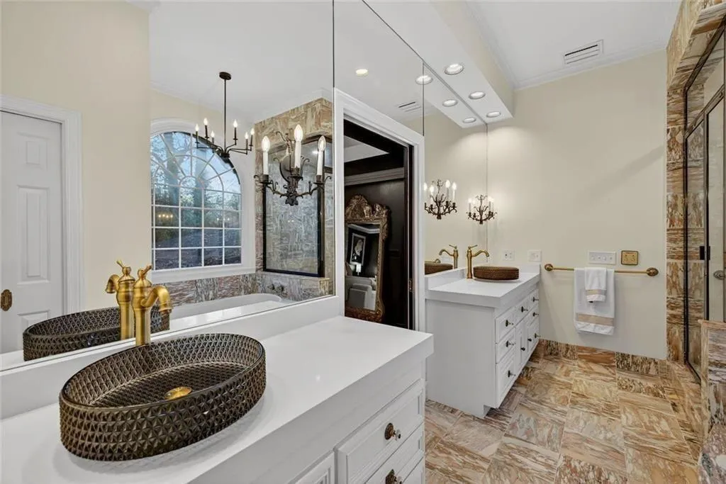 2525 Spalding Drive, Atlanta, Georgia 30350, 6 Bedrooms Bedrooms, ,4 BathroomsBathrooms,Residential,For Sale,2525 Spalding Drive,7698068