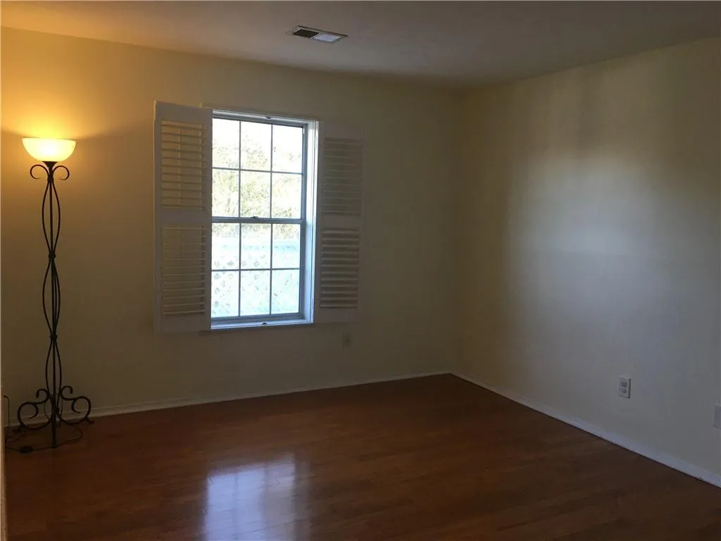 1109 Natchez Trace, Sandy Springs, Georgia 30350, 2 Bedrooms Bedrooms, ,1 BathroomBathrooms,Residential,Sold,1109 Natchez Trace,6720563