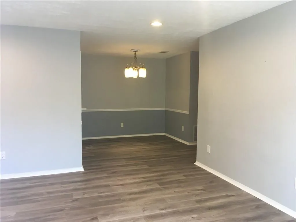 1109 Natchez Trace, Sandy Springs, Georgia 30350, 2 Bedrooms Bedrooms, ,1 BathroomBathrooms,Residential,Sold,1109 Natchez Trace,6720563