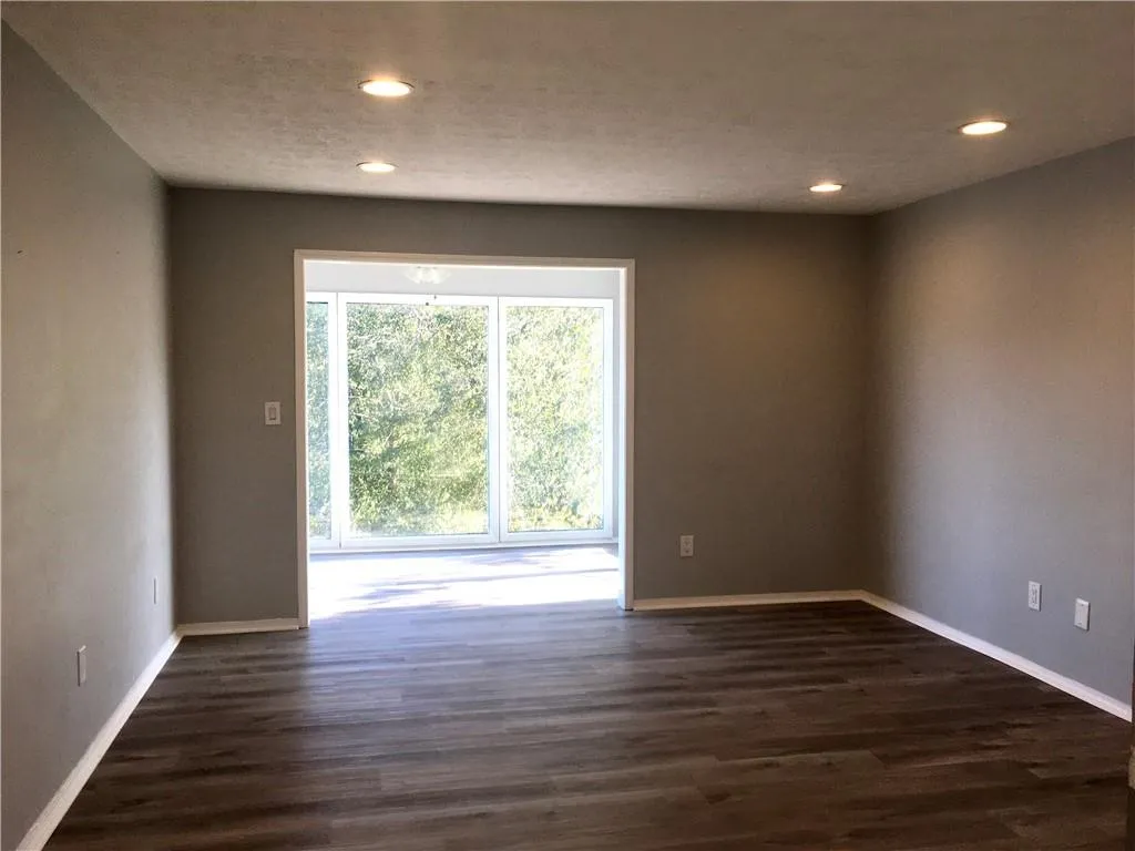 1109 Natchez Trace, Sandy Springs, Georgia 30350, 2 Bedrooms Bedrooms, ,1 BathroomBathrooms,Residential,Sold,1109 Natchez Trace,6720563