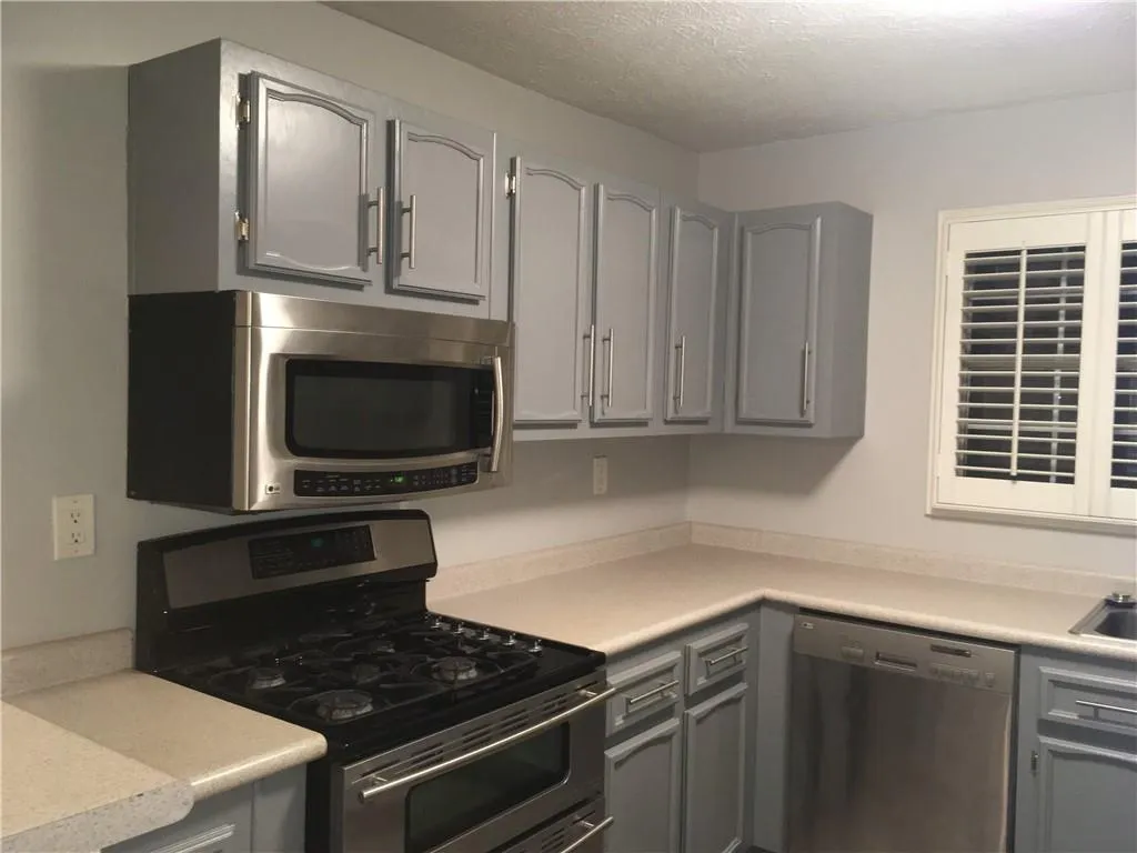 1109 Natchez Trace, Sandy Springs, Georgia 30350, 2 Bedrooms Bedrooms, ,1 BathroomBathrooms,Residential,Sold,1109 Natchez Trace,6720563