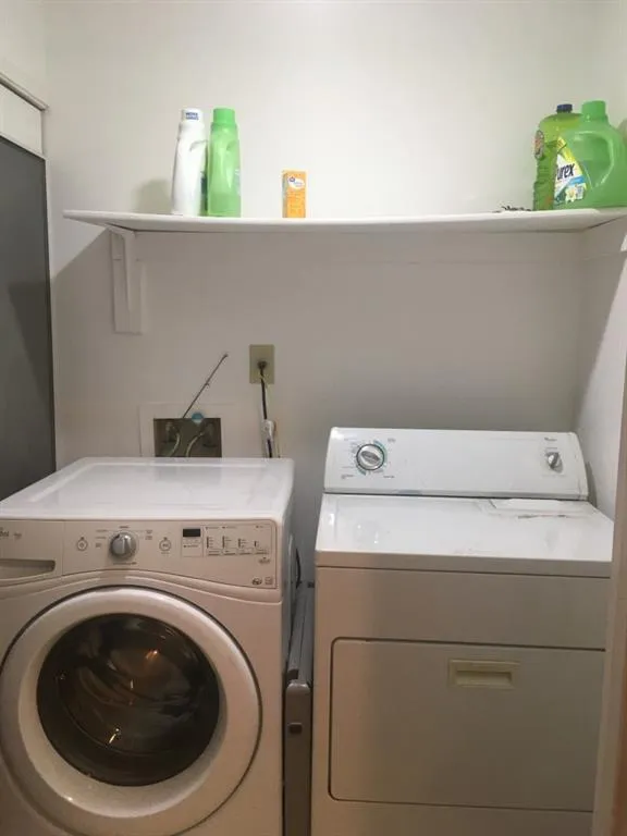 1109 Natchez Trace, Sandy Springs, Georgia 30350, 2 Bedrooms Bedrooms, ,1 BathroomBathrooms,Residential,Sold,1109 Natchez Trace,6720563