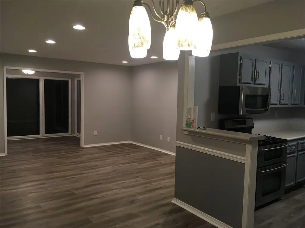 1109 Natchez Trace, Sandy Springs, Georgia 30350, 2 Bedrooms Bedrooms, ,1 BathroomBathrooms,Residential,Sold,1109 Natchez Trace,6720563