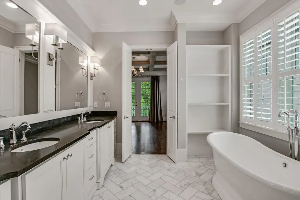 4724 E Conway Drive Nw, Atlanta, Georgia 30327, 7 Bedrooms Bedrooms, ,6 BathroomsBathrooms,Residential,Sold,4724 E Conway Drive Nw,7088355