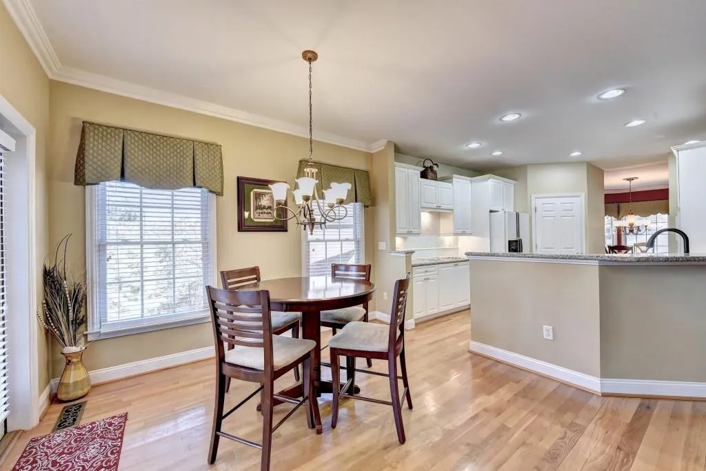 414 Brookview Circle, Sandy Springs, Georgia 30339, 3 Bedrooms Bedrooms, ,2 BathroomsBathrooms,Residential,Sold,414 Brookview Circle,6817201