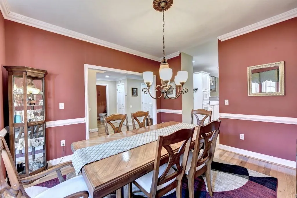 414 Brookview Circle, Sandy Springs, Georgia 30339, 3 Bedrooms Bedrooms, ,2 BathroomsBathrooms,Residential,Sold,414 Brookview Circle,6817201