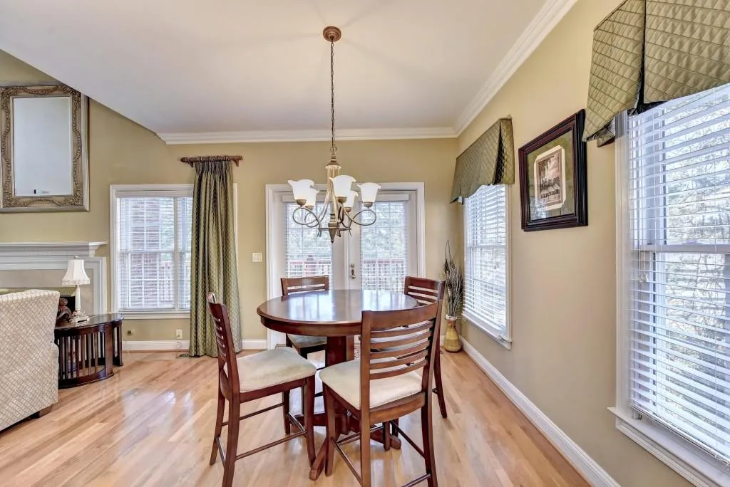 414 Brookview Circle, Sandy Springs, Georgia 30339, 3 Bedrooms Bedrooms, ,2 BathroomsBathrooms,Residential,Sold,414 Brookview Circle,6817201