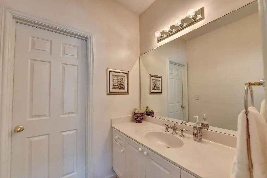 414 Brookview Circle, Sandy Springs, Georgia 30339, 3 Bedrooms Bedrooms, ,2 BathroomsBathrooms,Residential,Sold,414 Brookview Circle,6817201