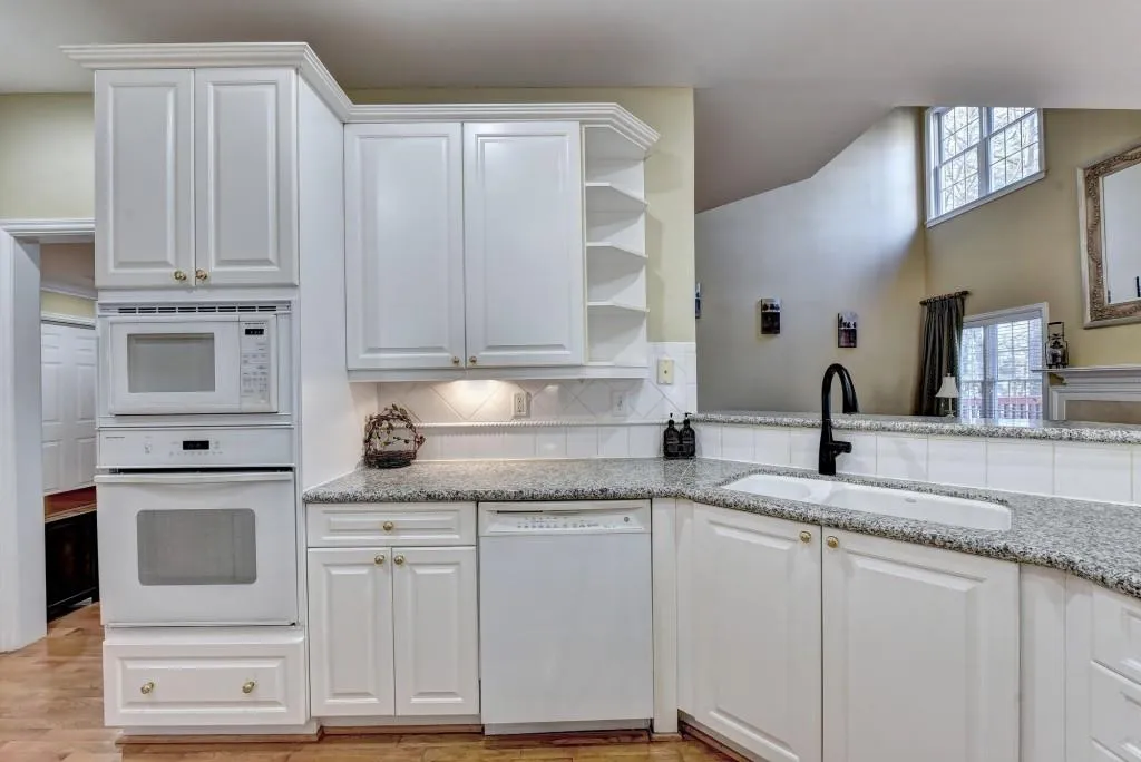 414 Brookview Circle, Sandy Springs, Georgia 30339, 3 Bedrooms Bedrooms, ,2 BathroomsBathrooms,Residential,Sold,414 Brookview Circle,6817201