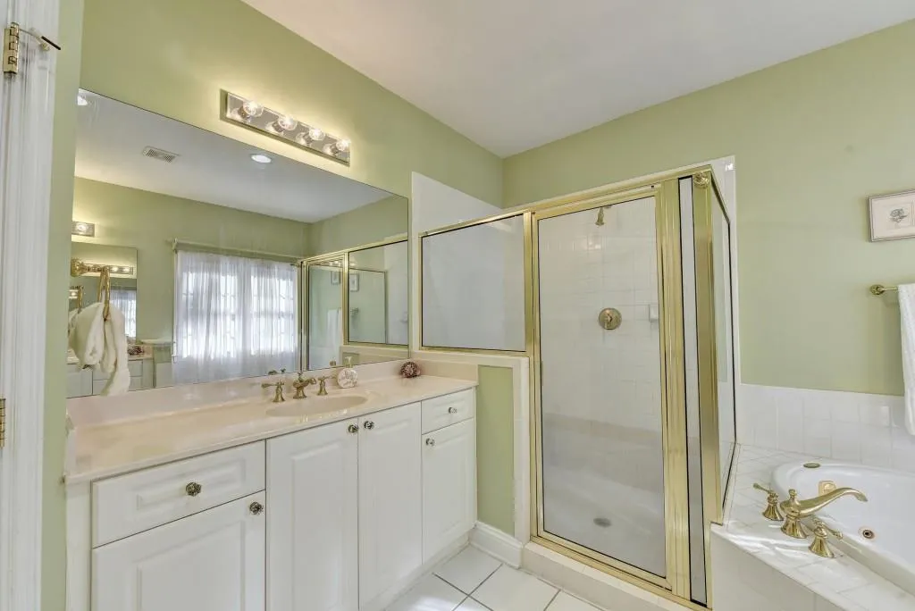 414 Brookview Circle, Sandy Springs, Georgia 30339, 3 Bedrooms Bedrooms, ,2 BathroomsBathrooms,Residential,Sold,414 Brookview Circle,6817201