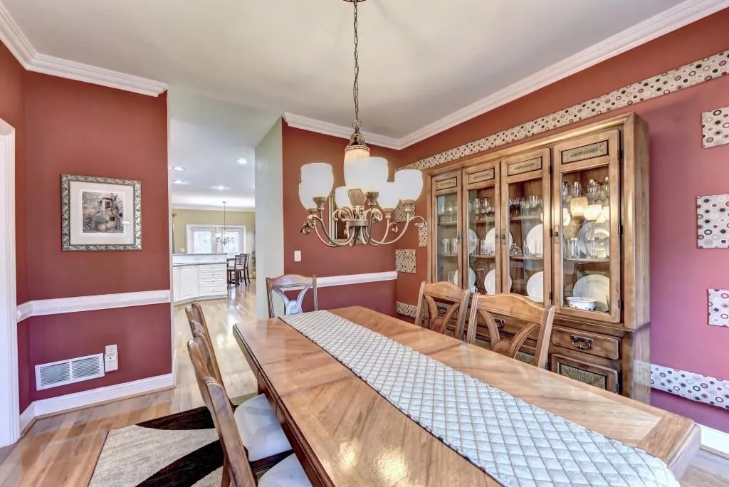 414 Brookview Circle, Sandy Springs, Georgia 30339, 3 Bedrooms Bedrooms, ,2 BathroomsBathrooms,Residential,Sold,414 Brookview Circle,6817201