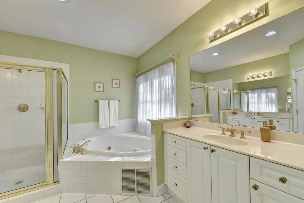 414 Brookview Circle, Sandy Springs, Georgia 30339, 3 Bedrooms Bedrooms, ,2 BathroomsBathrooms,Residential,Sold,414 Brookview Circle,6817201