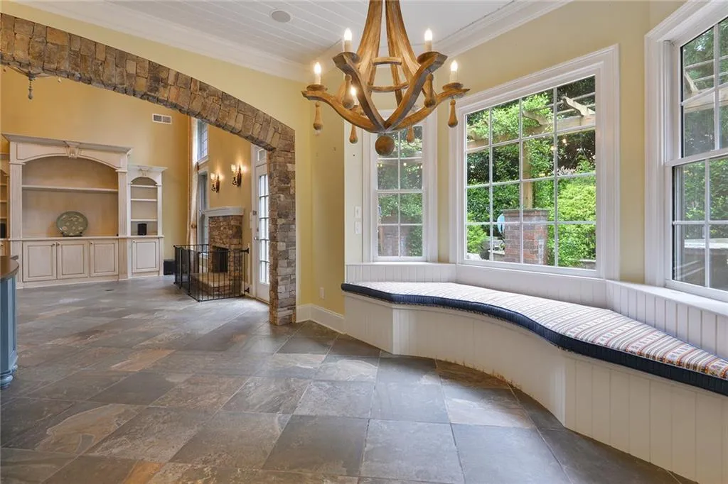 315 Wembley Circle, Sandy Springs, Georgia 30328, 4 Bedrooms Bedrooms, ,3 BathroomsBathrooms,Residential,Sold,315 Wembley Circle,6583103