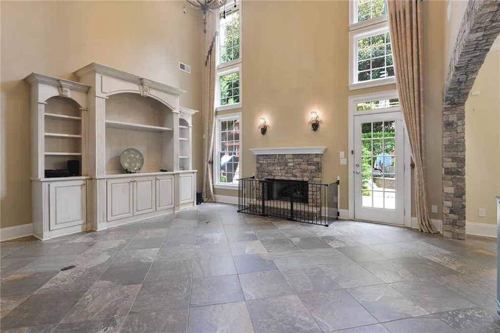 315 Wembley Circle, Sandy Springs, Georgia 30328, 4 Bedrooms Bedrooms, ,3 BathroomsBathrooms,Residential,Sold,315 Wembley Circle,6583103