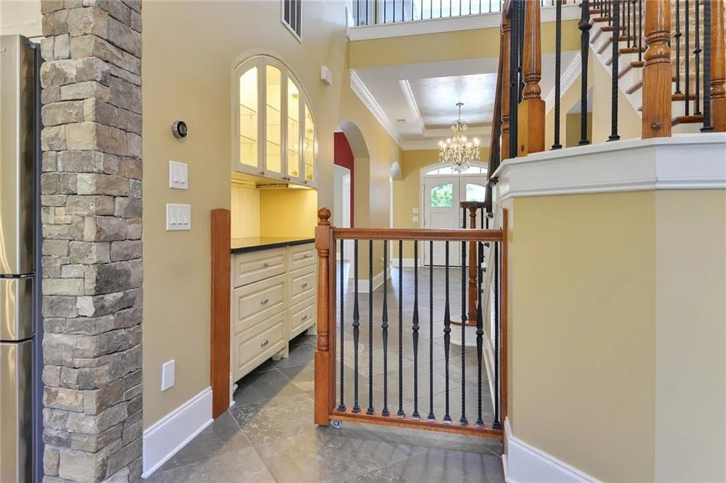 315 Wembley Circle, Sandy Springs, Georgia 30328, 4 Bedrooms Bedrooms, ,3 BathroomsBathrooms,Residential,Sold,315 Wembley Circle,6583103