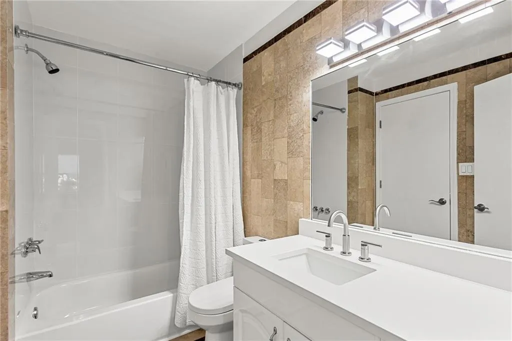 3655 Habersham Road Ne Unit B236, Atlanta, Georgia 30305, 2 Bedrooms Bedrooms, 0 ,2 BathroomsBathrooms,Residential,For Sale,3655 Habersham Road Ne Unit B236,7824561