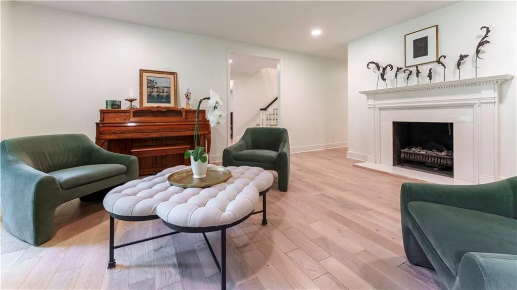 4219 Harrogate Drive Nw, Atlanta, Georgia 30327, 5 Bedrooms Bedrooms, ,3 BathroomsBathrooms,Residential,For Sale,4219 Harrogate Drive Nw,7620210