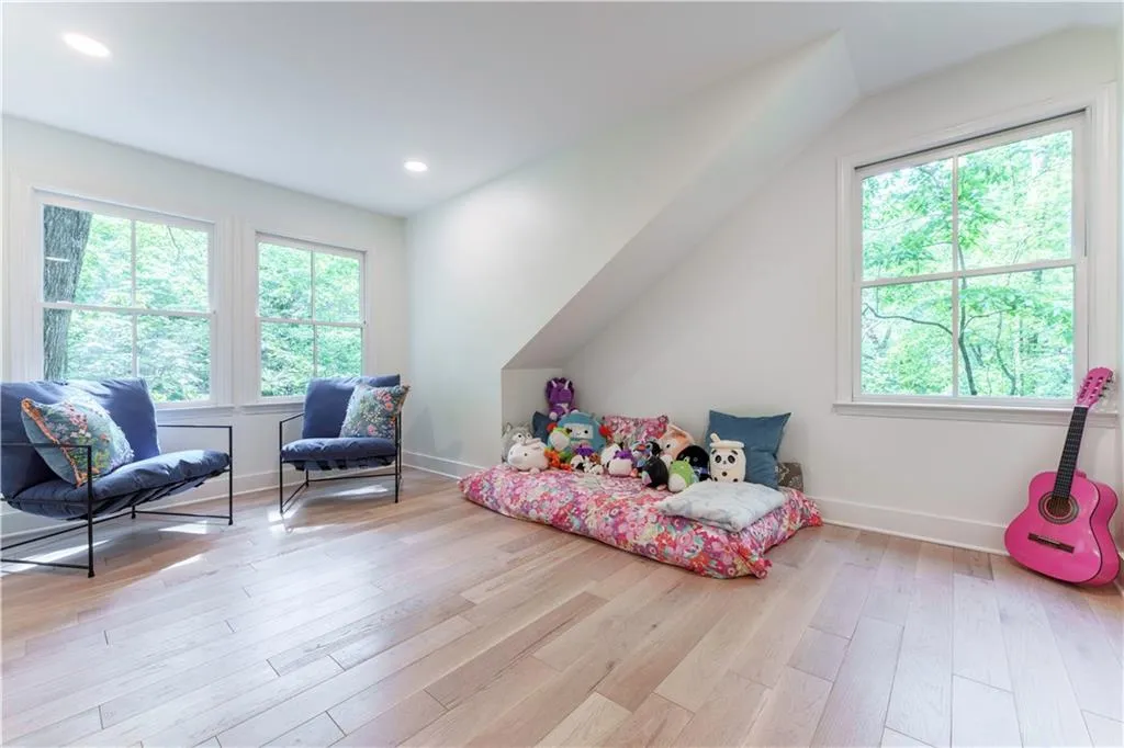 4219 Harrogate Drive Nw, Atlanta, Georgia 30327, 5 Bedrooms Bedrooms, ,3 BathroomsBathrooms,Residential,For Sale,4219 Harrogate Drive Nw,7620210