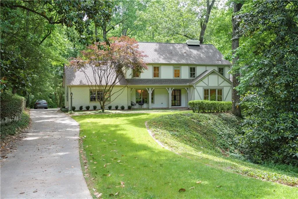 4219 Harrogate Drive Nw, Atlanta, Georgia 30327, 5 Bedrooms Bedrooms, ,3 BathroomsBathrooms,Residential,For Sale,4219 Harrogate Drive Nw,7620210