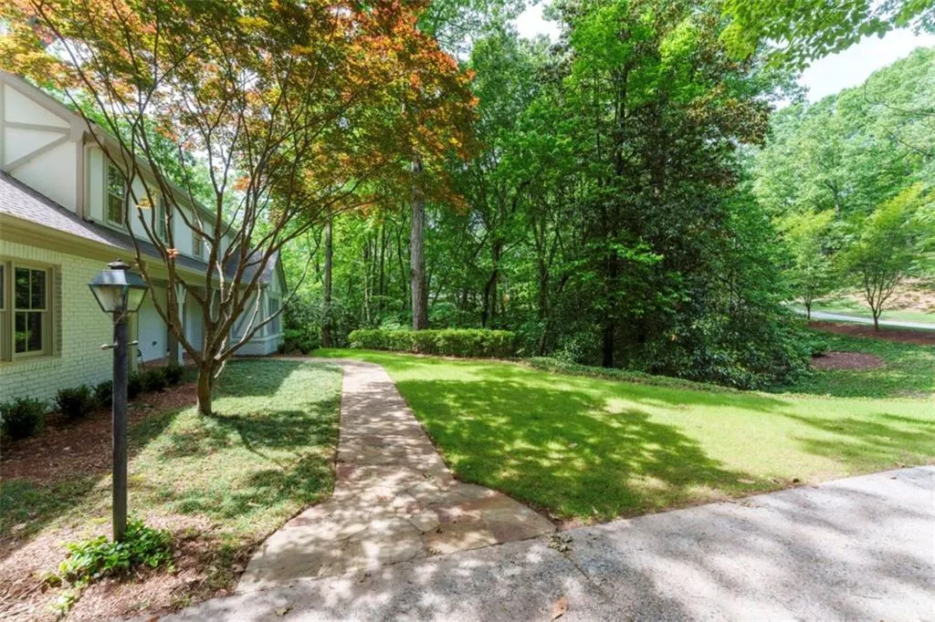 4219 Harrogate Drive Nw, Atlanta, Georgia 30327, 5 Bedrooms Bedrooms, ,3 BathroomsBathrooms,Residential,For Sale,4219 Harrogate Drive Nw,7620210