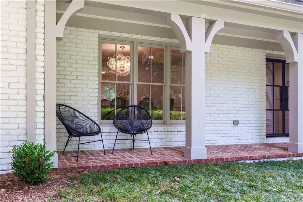 4219 Harrogate Drive Nw, Atlanta, Georgia 30327, 5 Bedrooms Bedrooms, ,3 BathroomsBathrooms,Residential,For Sale,4219 Harrogate Drive Nw,7620210