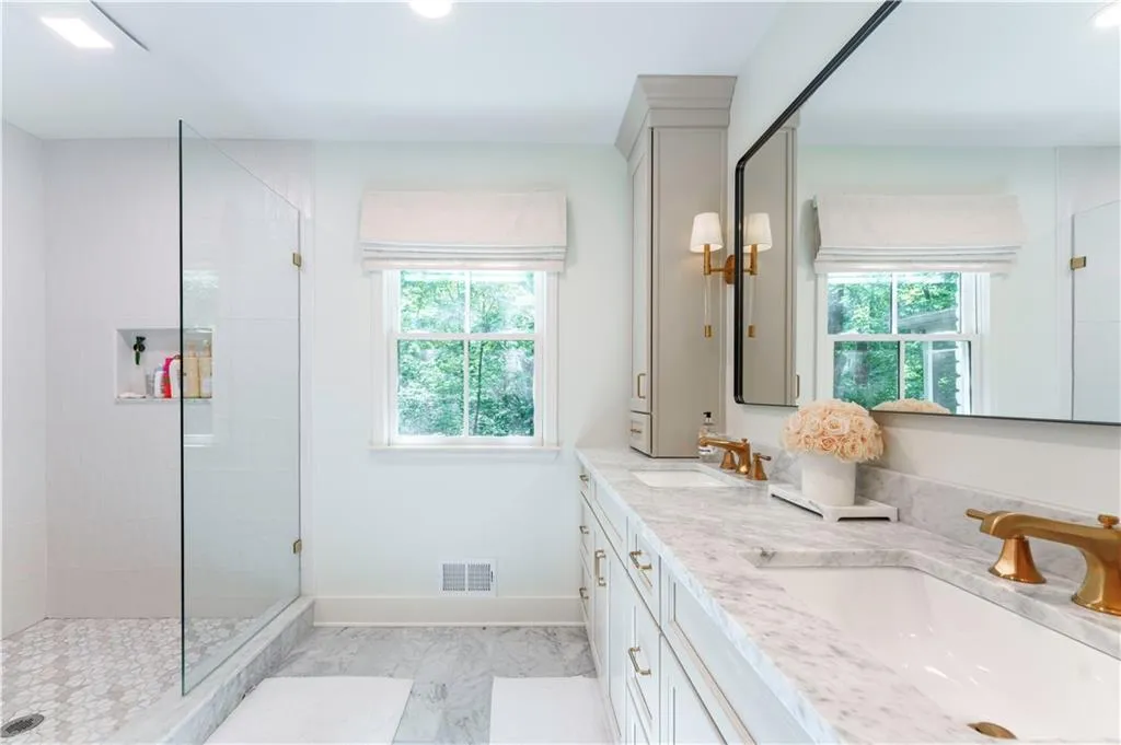 4219 Harrogate Drive Nw, Atlanta, Georgia 30327, 5 Bedrooms Bedrooms, ,3 BathroomsBathrooms,Residential,For Sale,4219 Harrogate Drive Nw,7620210