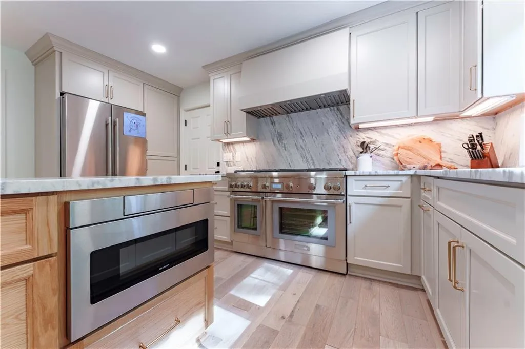 4219 Harrogate Drive Nw, Atlanta, Georgia 30327, 5 Bedrooms Bedrooms, ,3 BathroomsBathrooms,Residential,For Sale,4219 Harrogate Drive Nw,7620210