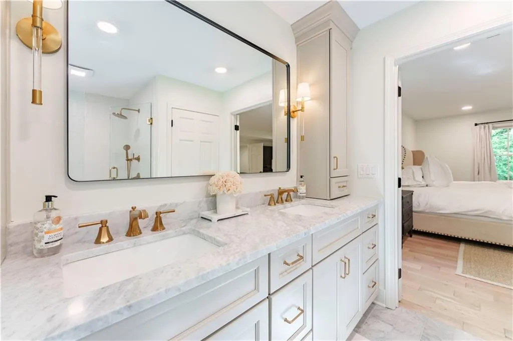 4219 Harrogate Drive Nw, Atlanta, Georgia 30327, 5 Bedrooms Bedrooms, ,3 BathroomsBathrooms,Residential,For Sale,4219 Harrogate Drive Nw,7620210