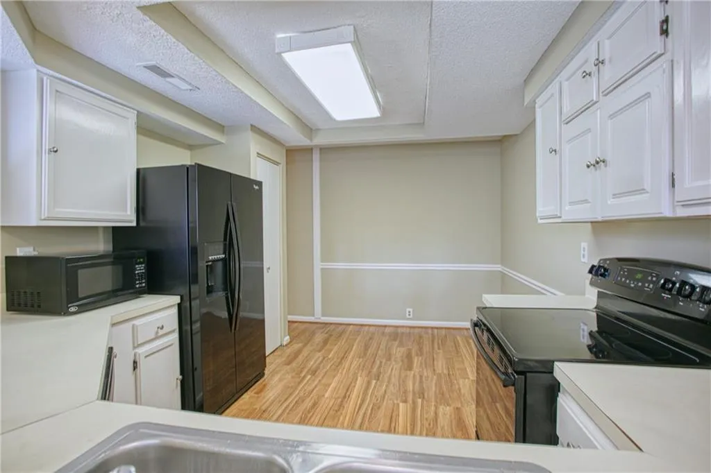 84 Dunwoody Springs Drive Unit C, Atlanta, Georgia 30328, 3 Bedrooms Bedrooms, ,2 BathroomsBathrooms,Residential,Sold,84 Dunwoody Springs Drive Unit C,7147131