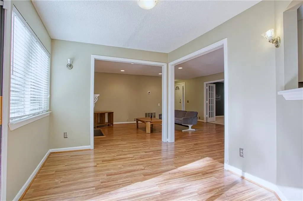 84 Dunwoody Springs Drive Unit C, Atlanta, Georgia 30328, 3 Bedrooms Bedrooms, ,2 BathroomsBathrooms,Residential,Sold,84 Dunwoody Springs Drive Unit C,7147131