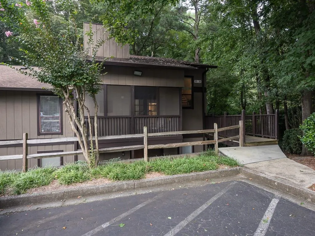 305 River Run Drive, Sandy Springs, Georgia 30350, 1 Bedroom Bedrooms, ,1 BathroomBathrooms,Residential,Sold,305 River Run Drive,6780322